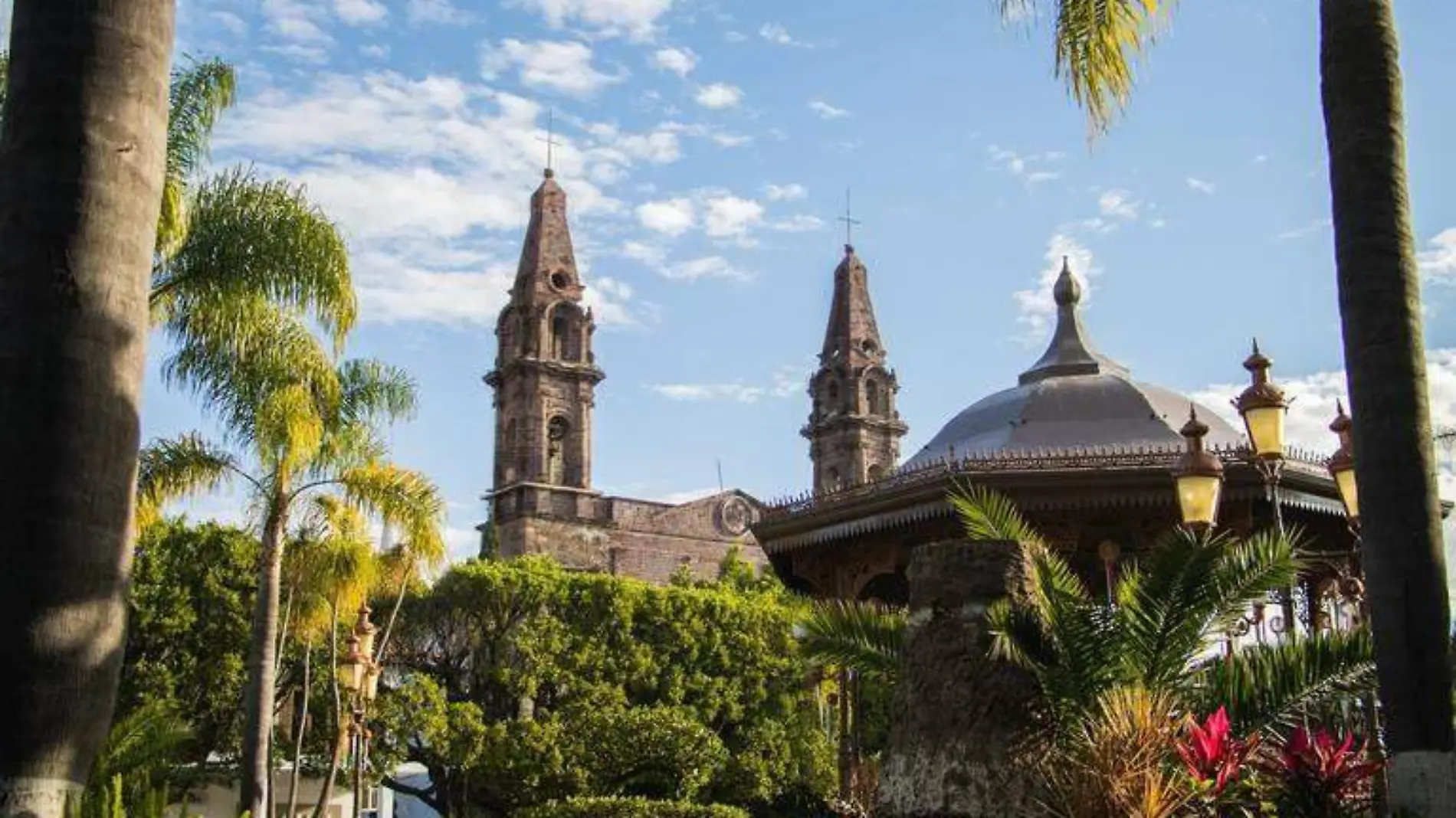 Plaza de Tangancícuaro (1)